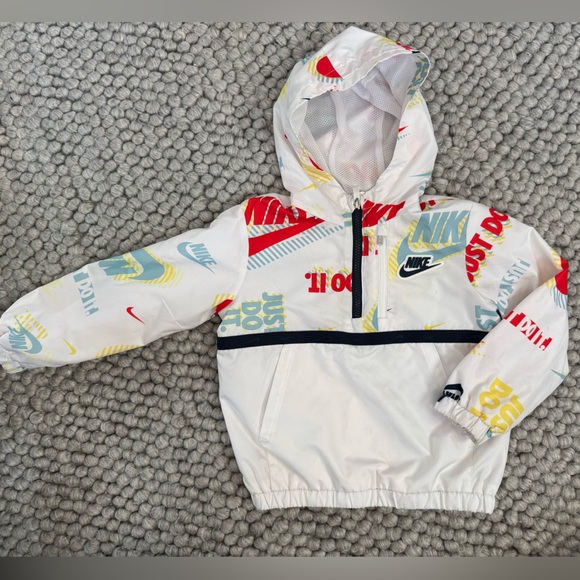 Nike Other - Nike Kids White Hooded Jacket 3T Spring Jacket
